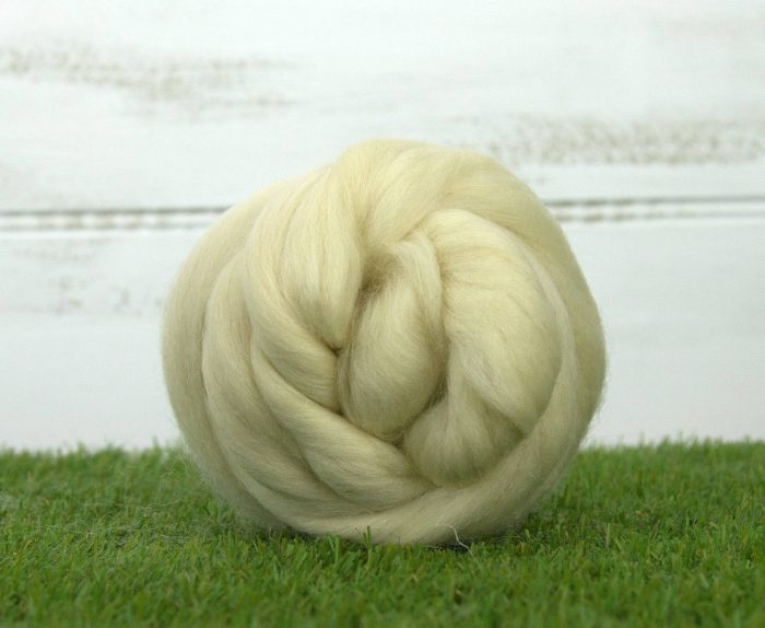 Witte Corriedale top